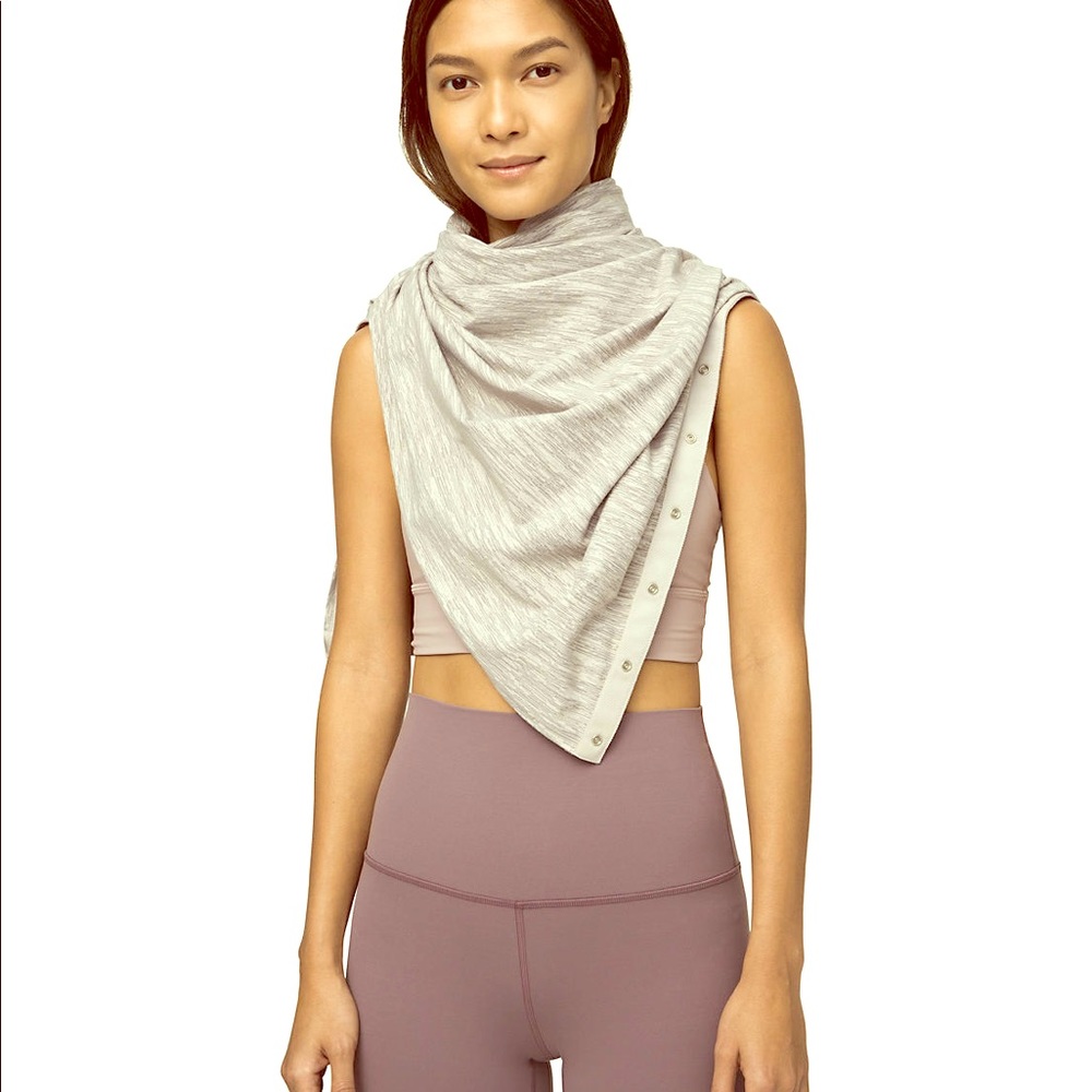 Lululemon Vinyasa Scarf.